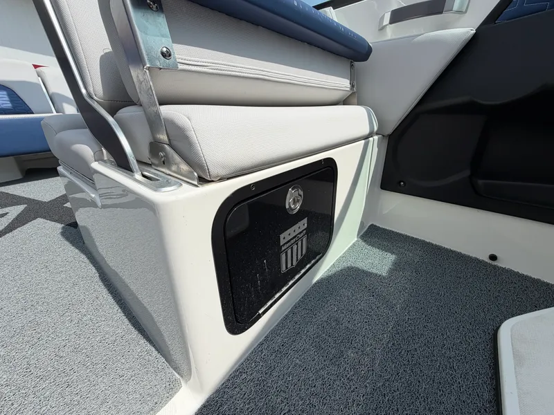 Slide: The Image of Mastercraft X26 2019 - 28