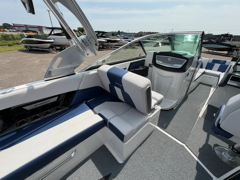 Slide: The Image of Mastercraft X26 2019 - 23