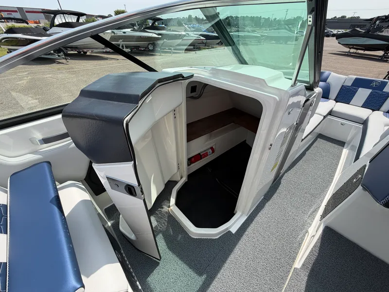 Slide: The Image of Mastercraft X26 2019 - 31