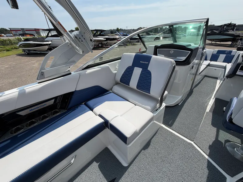 Slide: The Image of Mastercraft X26 2019 - 24