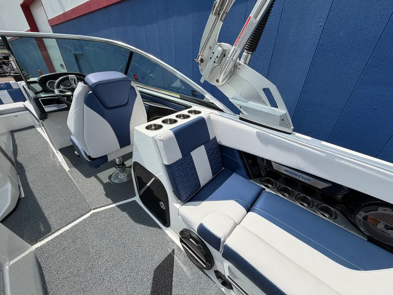 Slide: The Image of Mastercraft X26 2019 - 18