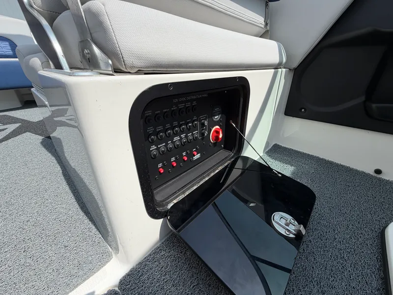 Slide: The Image of Mastercraft X26 2019 - 29