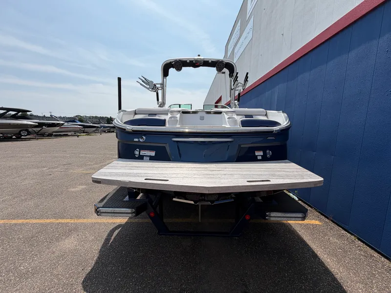 Slide: The Image of Mastercraft X26 2019 - 4
