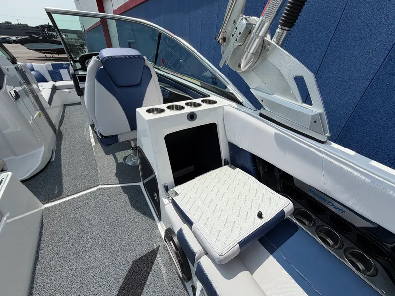 Slide: The Image of Mastercraft X26 2019 - 19
