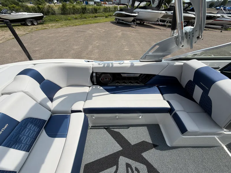 Slide: The Image of Mastercraft X26 2019 - 22