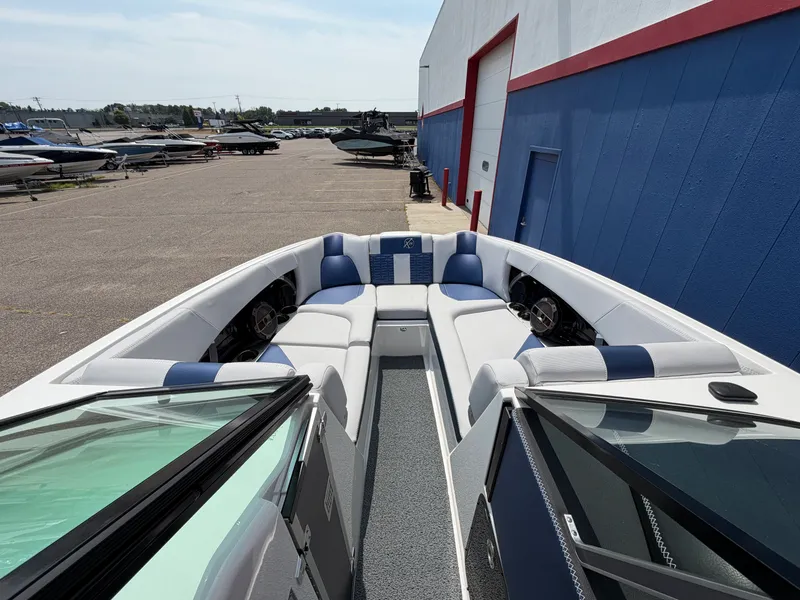 Slide: The Image of Mastercraft X26 2019 - 42