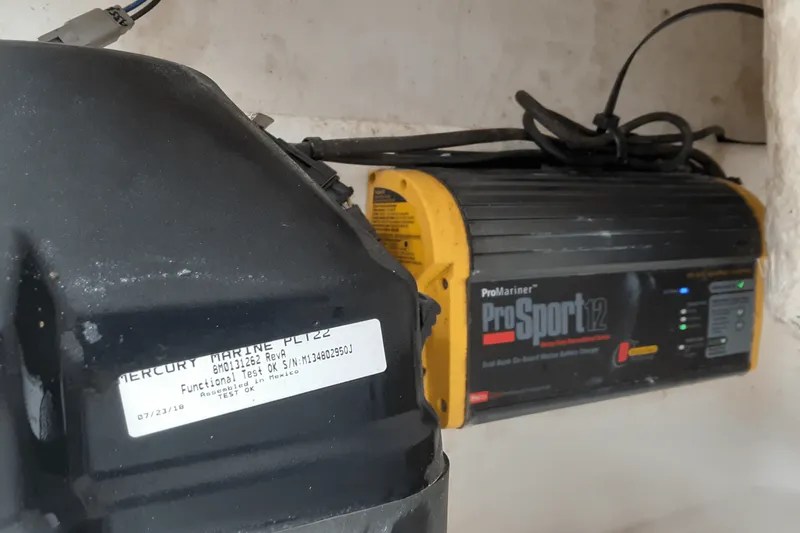 Slide: The Image of Sea Ray 250 SDX-OB 2019 - 20