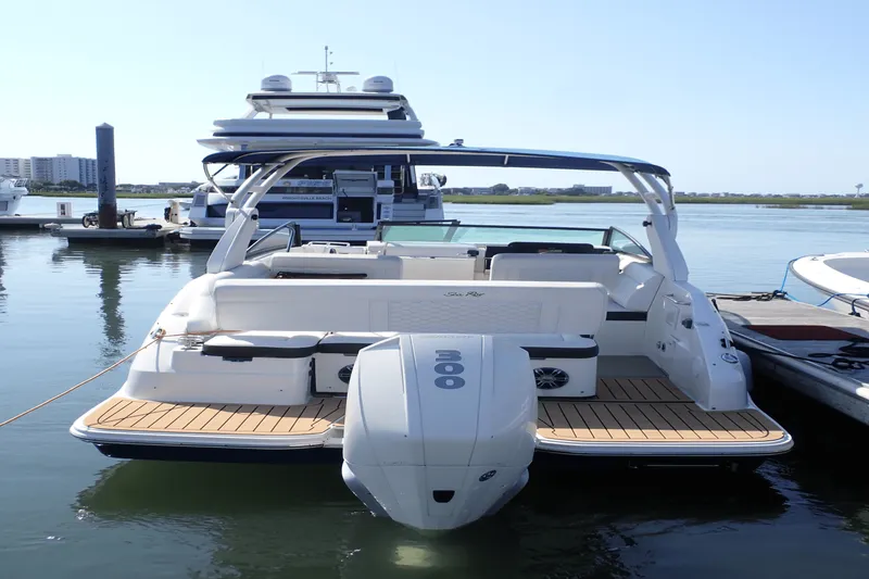 Slide: The Image of Sea Ray 250 SDX-OB 2019 - 6