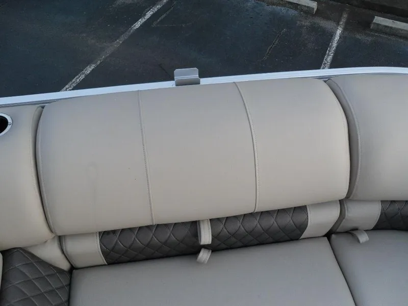 Slide: The Image of Sun Tracker PARTY BARGE® 22 XP3 2023, beige and gray cushioned seating. - 42
