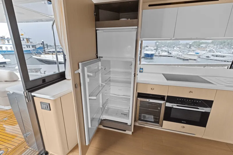 Slide: The Image of Azimut Fly 68 2026 - 14