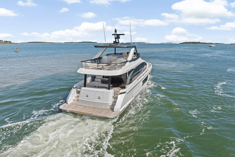 Slide: The Image of Azimut Fly 68 2026 - 3