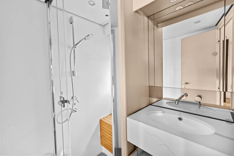 Slide: The Image of Azimut Fly 68 2026 - 30