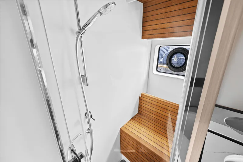 Slide: The Image of Azimut Fly 68 2026 - 31