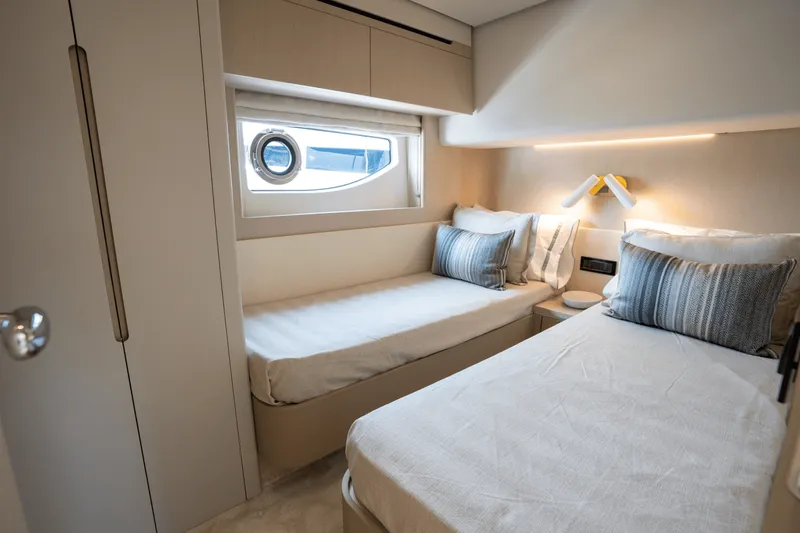 Slide: The Image of Azimut Fly 68 2026 - 32