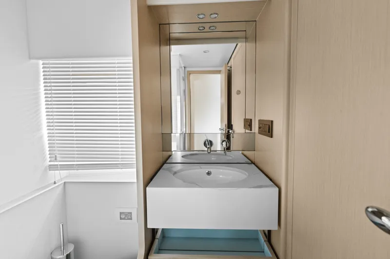 Slide: The Image of Azimut Fly 68 2026 - 36