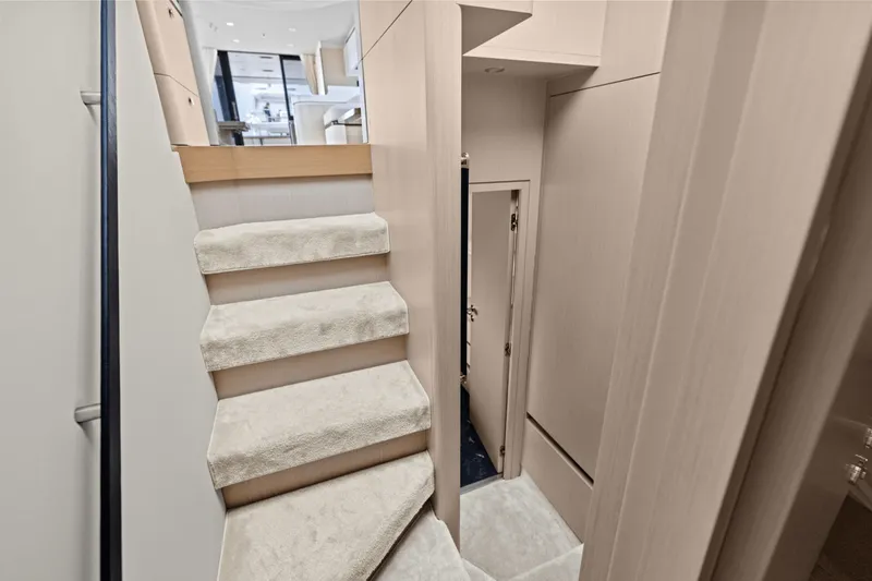 Slide: The Image of Azimut Fly 68 2026 - 40