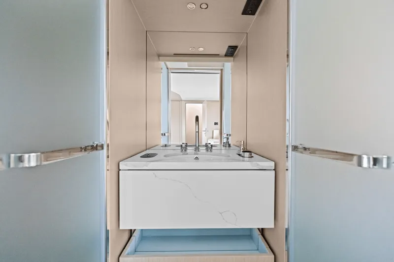 Slide: The Image of Azimut Fly 68 2026 - 45