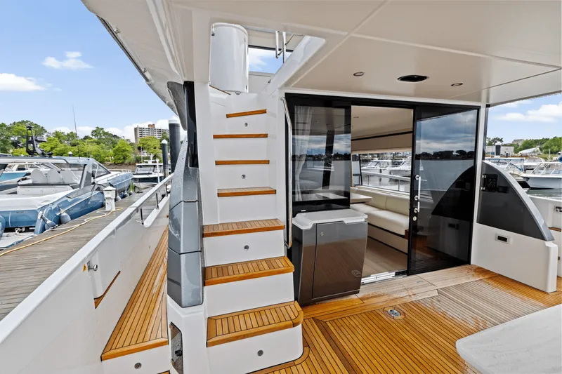 Slide: The Image of Azimut Fly 68 2026 - 47