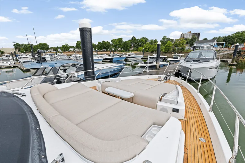 Slide: The Image of Azimut Fly 68 2026 - 51