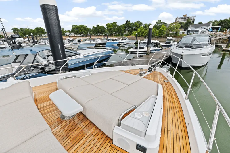 Slide: The Image of Azimut Fly 68 2026 - 52