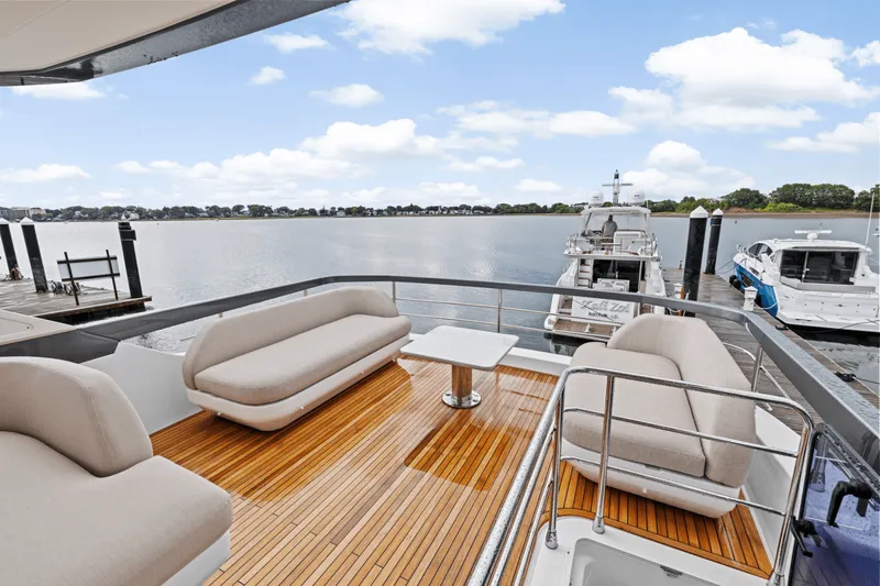 Slide: The Image of Azimut Fly 68 2026 - 60