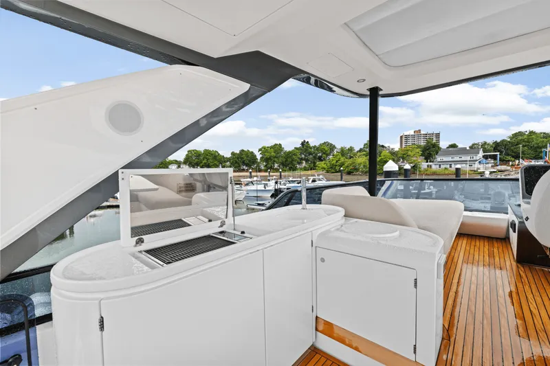 Slide: The Image of Azimut Fly 68 2026 - 63