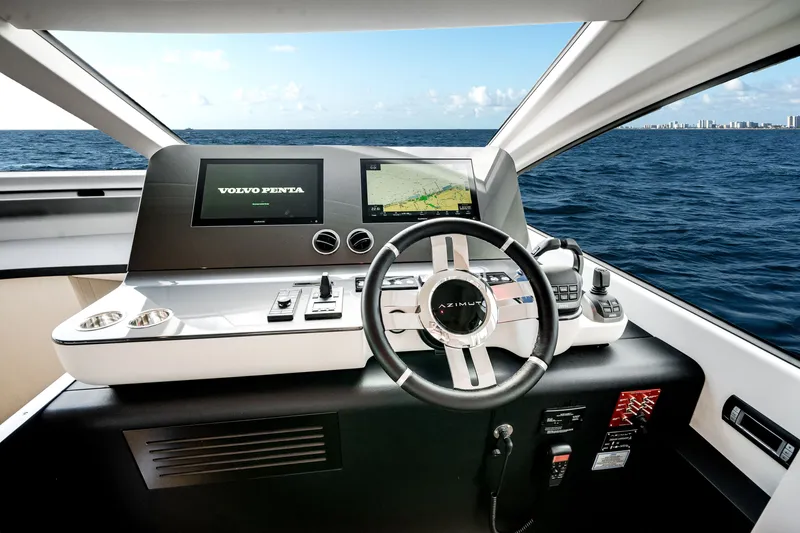 Slide: The Image of Azimut Fly 68 2026 - 22