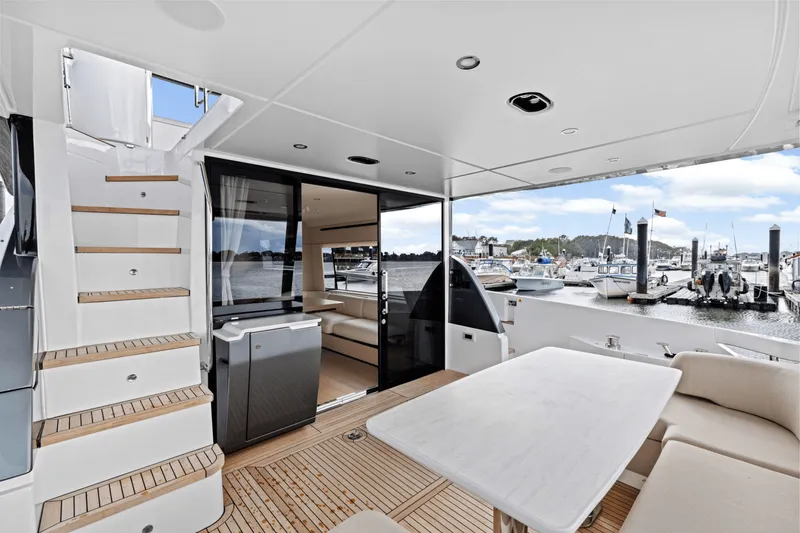 Slide: The Image of Azimut Fly 68 2026 - 7