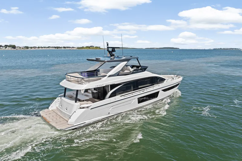 Slide: The Image of Azimut Fly 68 2026 - 70