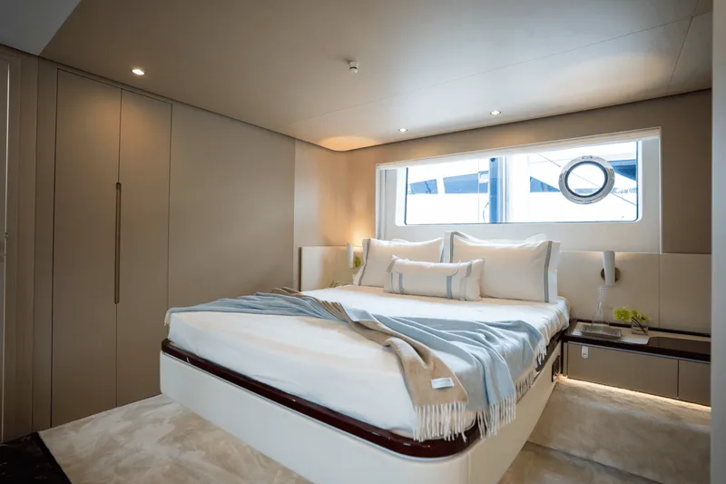 Slide: The Image of Azimut Fly 68 2026 - 46