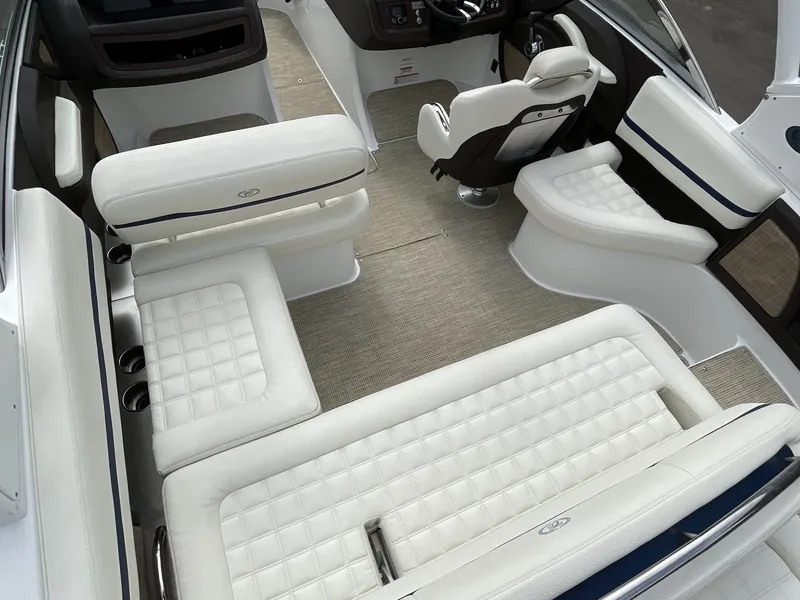 Slide: The Image of Cobalt R3 Surf 2017 - 243