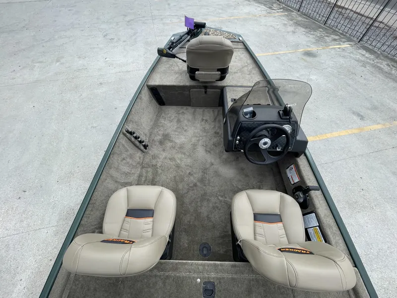 Slide: The Image of Tracker Bass Tracker Classic Limited 2025 - 4