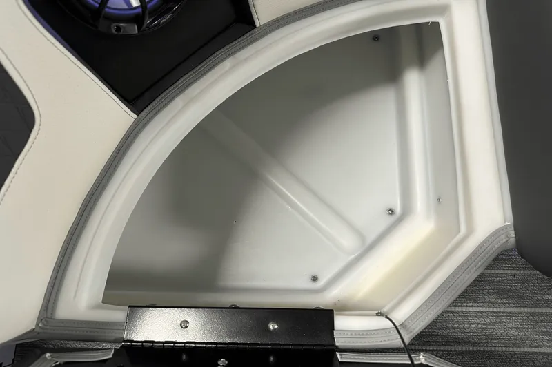 Slide: The Image of Premier 250 SOLARIS 2026 - 72