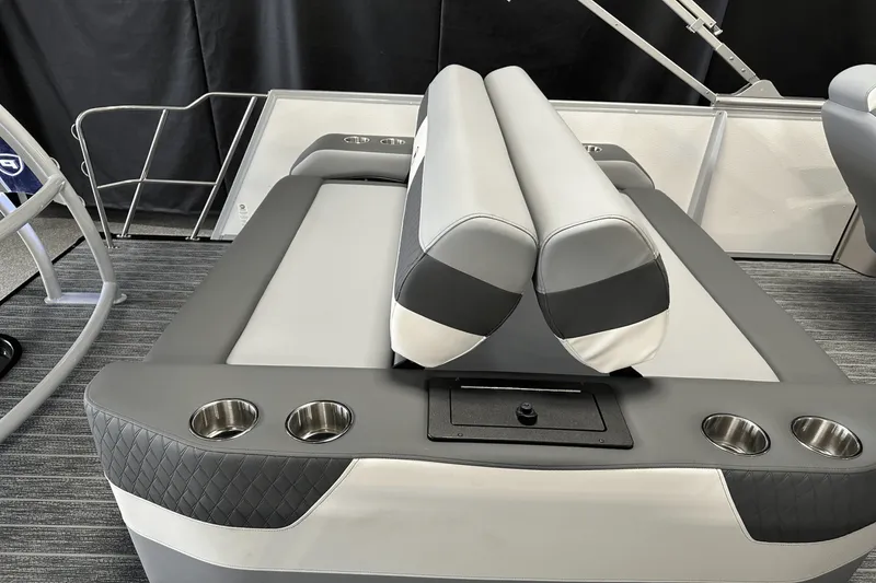 Slide: The Image of Premier 250SOLARIS 2026 - 6