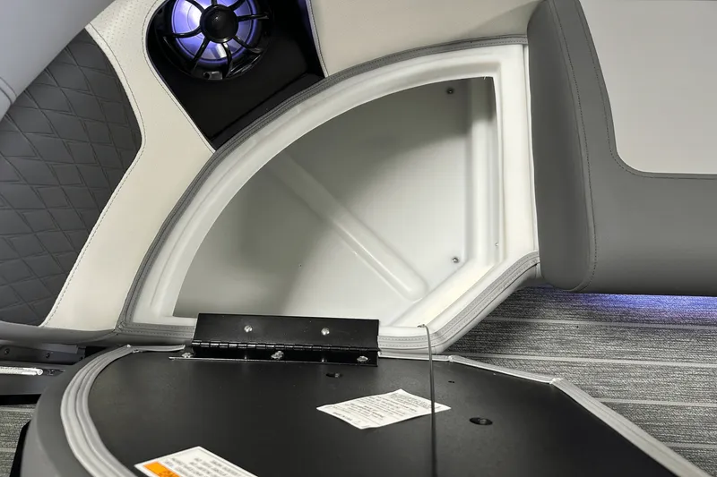 Slide: The Image of Premier 250 SOLARIS 2026 - 71