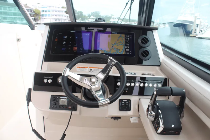 Slide: The Image of Boston Whaler 330 Vantage 2026 - 52