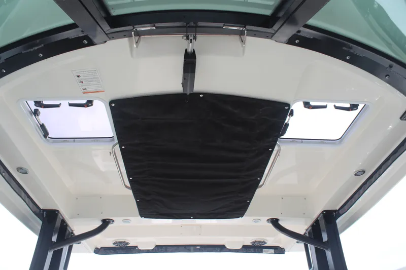 Slide: The Image of Boston Whaler 330 Vantage 2026 - 57