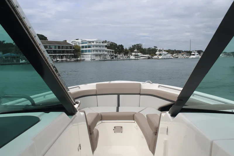 Slide: The Image of Boston Whaler 330 Vantage 2026 - 59