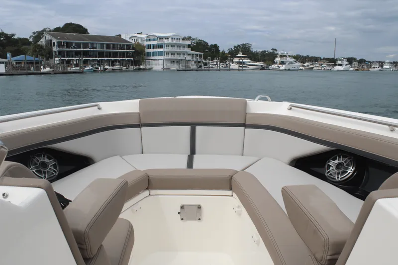 Slide: The Image of Boston Whaler 330 Vantage 2026 - 61