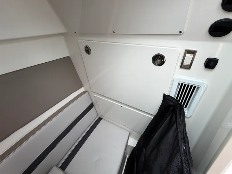 Slide: The Image of Boston Whaler 330 Vantage 2026 - 45
