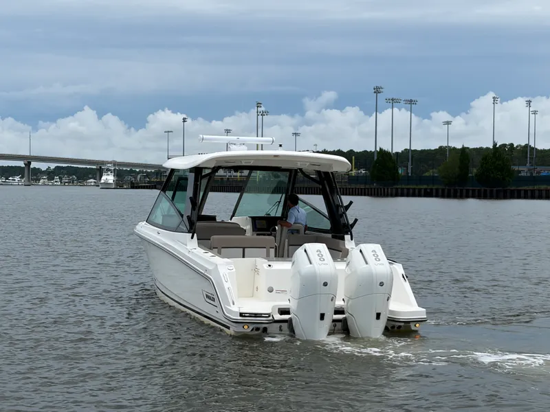 Slide: The Image of Boston Whaler 330 Vantage 2026 - 1