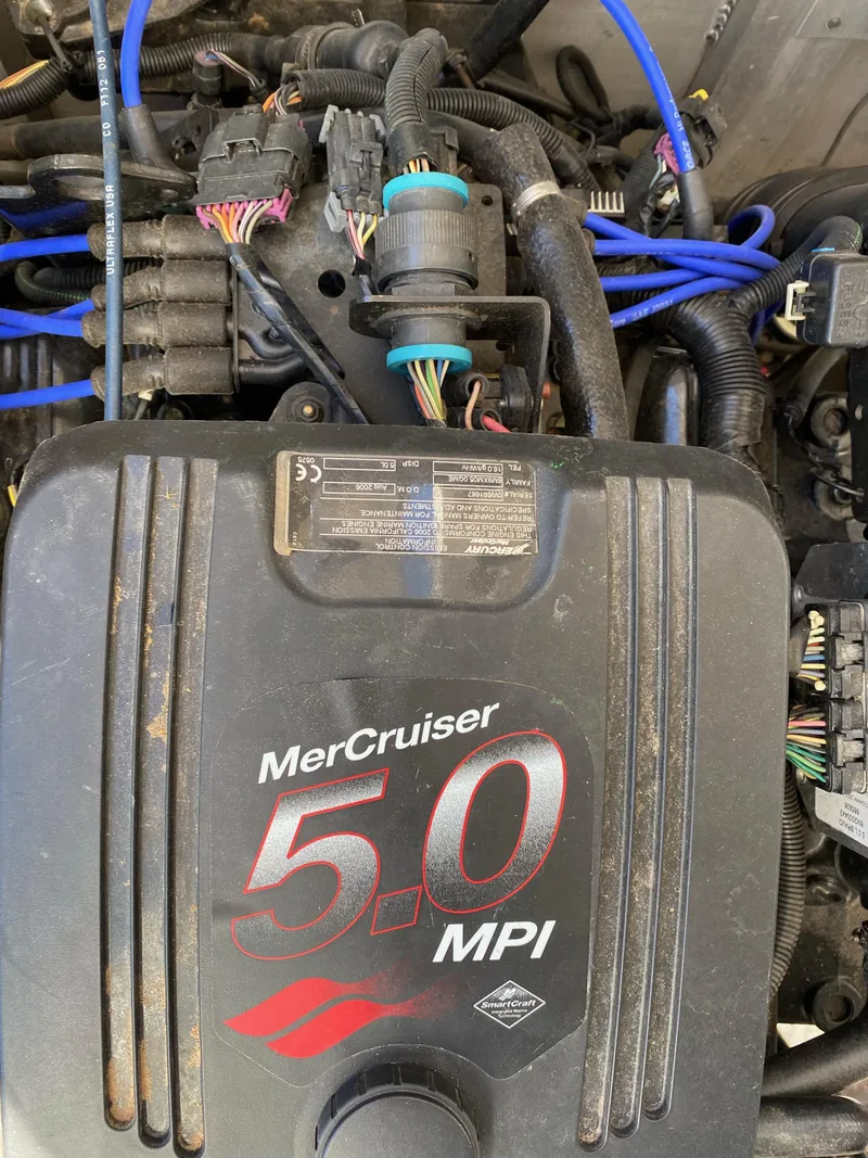 Slide: The Image of MerCruiser 5.0 MPI engine in a 2001 Stardust Cruisers Summer Dreamin' Trip 37 and 38. - 43