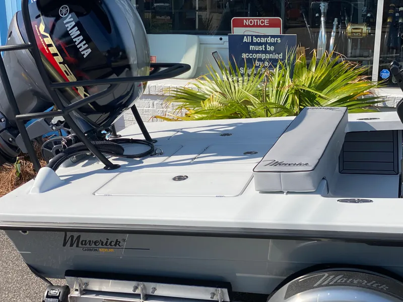 Slide: The Image of 2024 Maverick 17 HPX-V boat with Yamaha engine on display. - 8