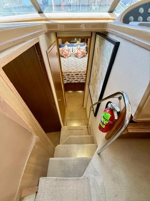 Slide: The Image of Bayliner 3988 Command Bridge Motoryacht 2002 - 53