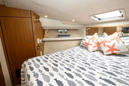 Slide: The Image of Bayliner 3988 Command Bridge Motoryacht 2002 - 64