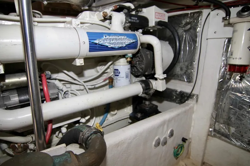 Slide: The Image of Bayliner 3988 Command Bridge Motoryacht 2002 - 78