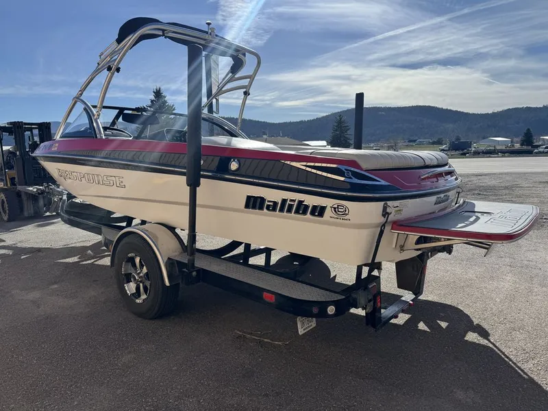 Slide: The Image of Malibu Boats Response TXi 2014 - 11