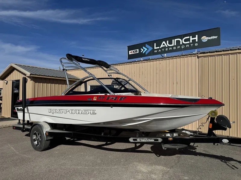 Slide: The Image of Malibu Boats Response TXi 2014 - 7