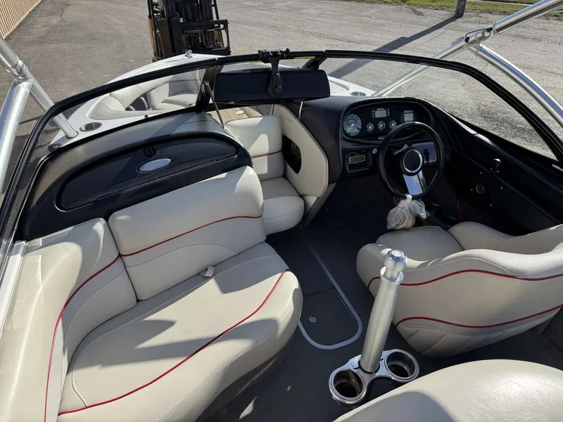 Slide: The Image of Malibu Boats Response TXi 2014 - 14