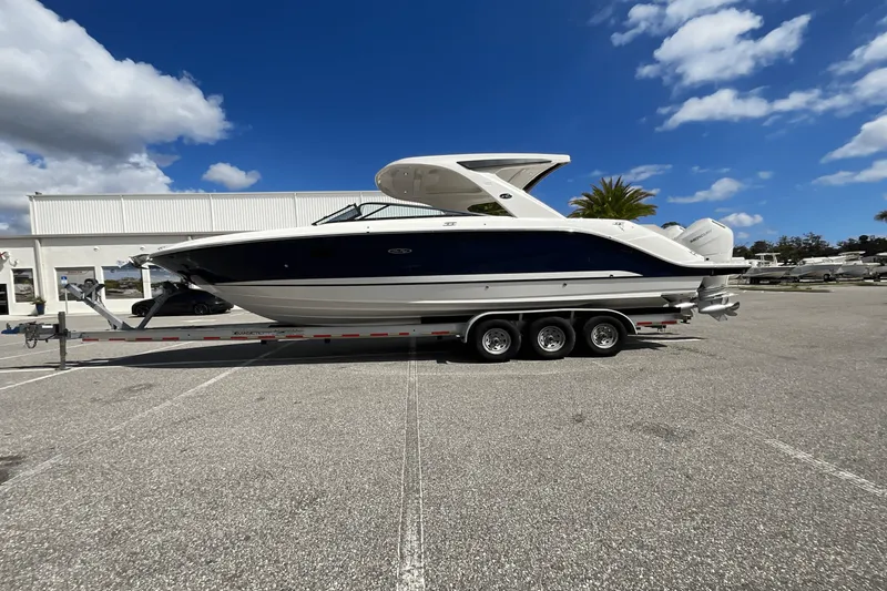 Slide: The Image of Sea Ray SLX 310 Outboard 2026 - 14